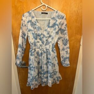 Simplee Light Blue and White V-Neck Dress with Long Sleeves
